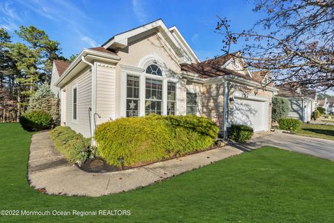 35 Strathmere St, Waretown, NJ 08758 photo 5