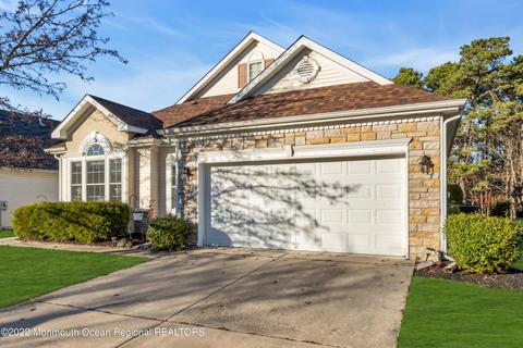 35 Strathmere St, Waretown, NJ 08758 photo 3