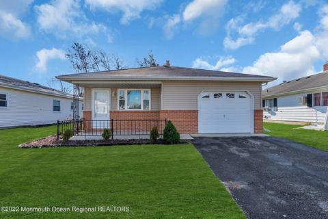 143 Bonaire Dr, Toms River, NJ 08757
