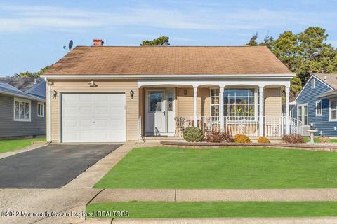 132 Paradise Blvd, Toms River, NJ 08757