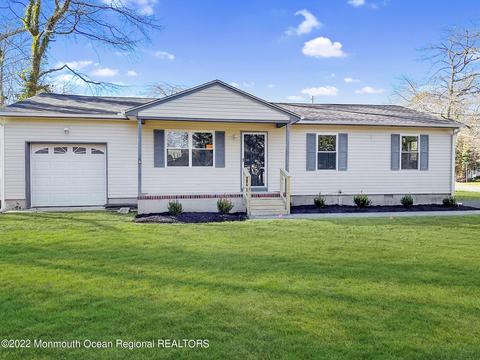 32 Lighthouse Dr, Waretown, NJ 08758 photo 1