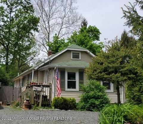 34 Tindall Rd, Middletown, NJ 07748