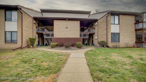 15 Pine Cluster Cir #G, Manalapan, NJ 07726