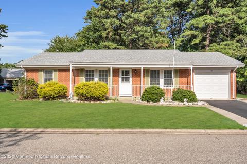 51 Franklin Ln, Manchester, NJ 08759