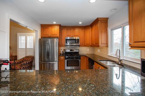 39 Poplar Ct #B, Brielle, NJ 08730 photo 7