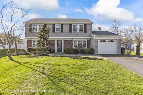 40 Brookview Ln, Aberdeen, NJ 07747