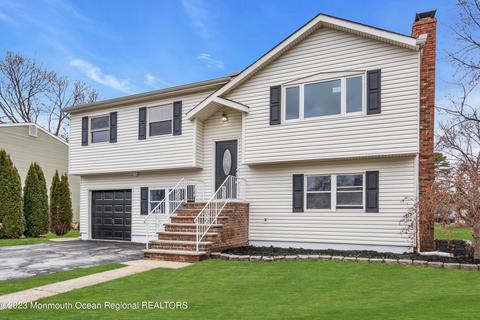 556 Mark Dr, Brick, NJ 08724 photo 3