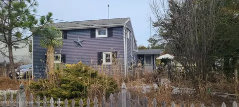 3 Sand Bar Dr, Bayville, NJ 08721