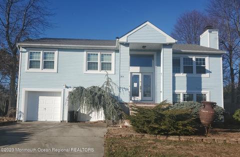 169 Ravenwood Blvd, Barnegat, NJ 08005