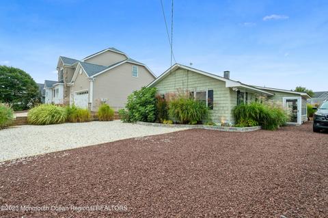 17 Bayview Ave, Bayville, NJ 08721