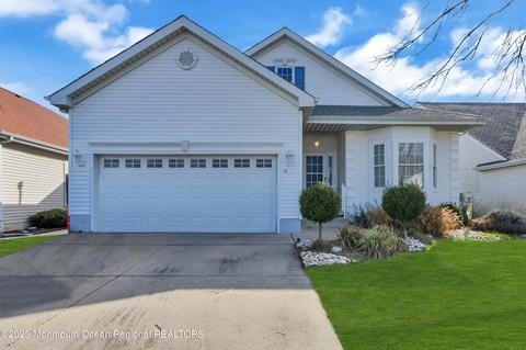 15 Merion Ln, Jackson, NJ 08527