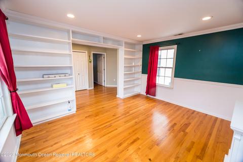 28 Cedar Ave, North Middletown, NJ 07748 photo 8