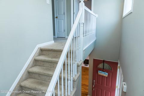 28 Cedar Ave, North Middletown, NJ 07748 photo 5