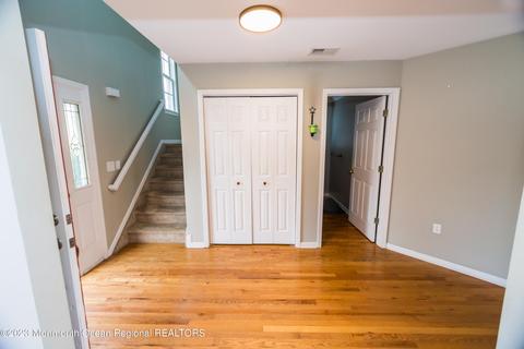 28 Cedar Ave, North Middletown, NJ 07748 photo 4
