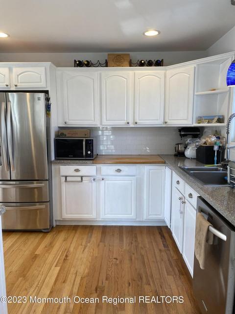 28 Cedar Ave, North Middletown, NJ 07748 photo 11