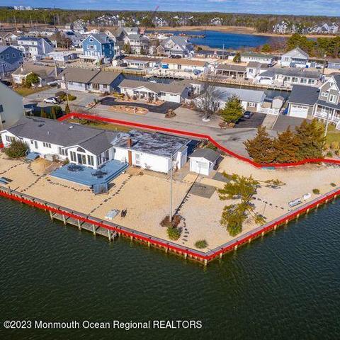 1833 Grant Wood Dr, Toms River, NJ 08753