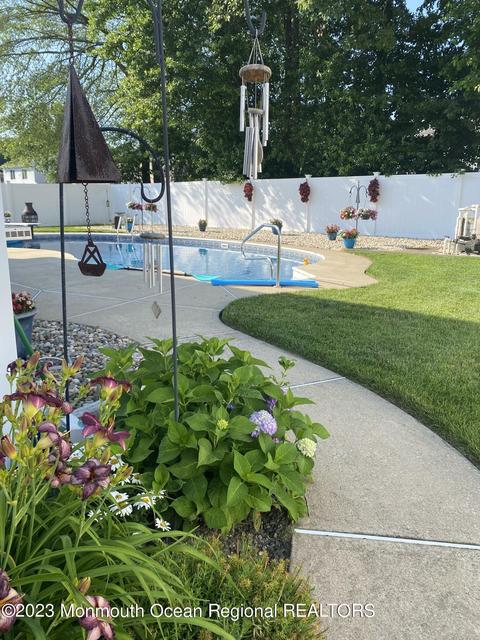 9 Quailtree Ln, Howell, NJ 07731 photo 2