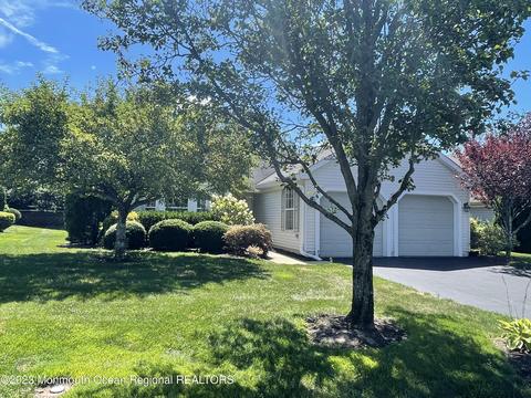 58 Ivy Hill Rd, Lakewood, NJ 08701