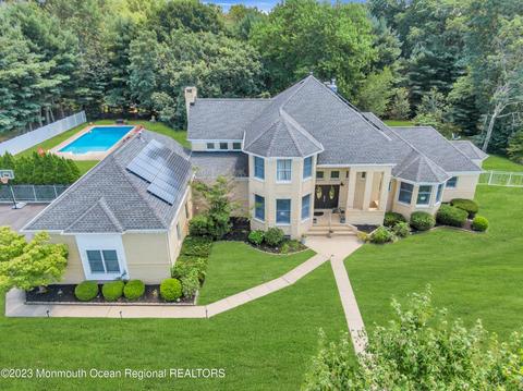 2205 Tiiu Ct, Toms River, NJ 08755