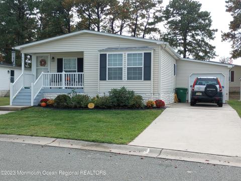 903 Oak Ridge Ter, Whiting, NJ 08759