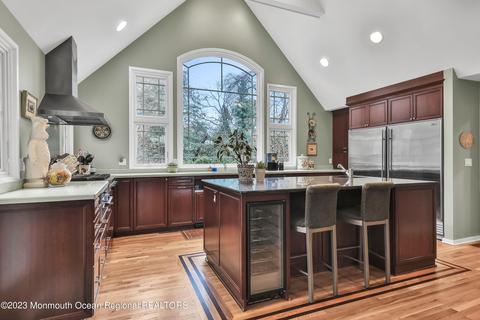 18 Ridge Rd, Rumson, NJ 07760