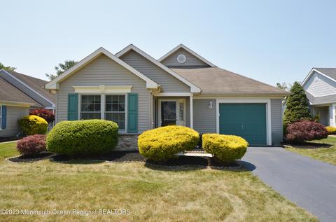 2433 Woodbine Ln, Toms River, NJ 08755