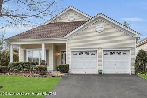 13 Summerfield Dr, Lakewood, NJ 08701