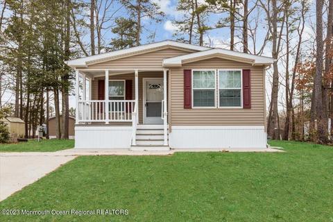 17 Periwinkle Pl, Jackson, NJ 08527