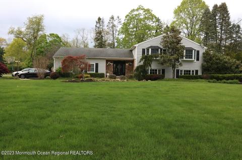 2 Village Ln, Colts Neck, NJ 07722