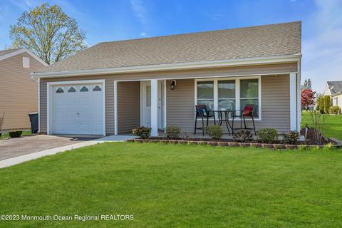 36 Elmswell Ave, Manchester, NJ 08759