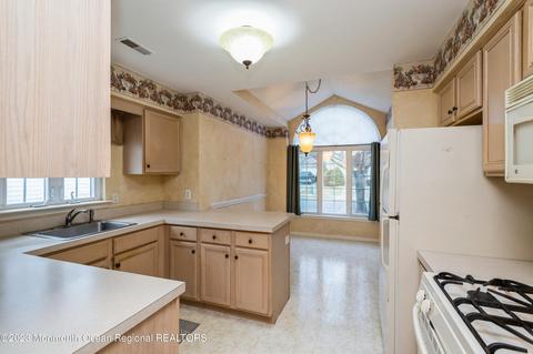 52 Dowing Ln, Jackson, NJ 08527 photo 6
