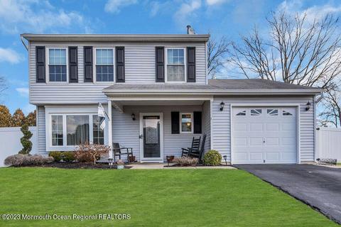 74 Starlight Rd, Howell, NJ 07731
