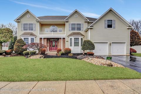112 Mesa Verde Ln, Howell, NJ 07731