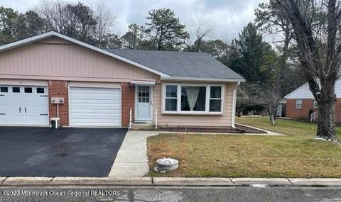 14 Franklin Ln #B, Whiting, NJ 08759