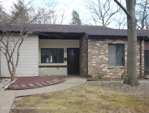 101 Arrowood Rd #C, Manalapan, NJ 07726