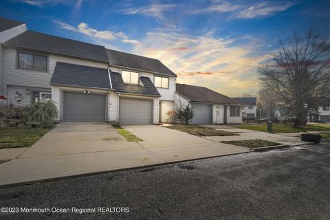 58 Lexington Cir, Matawan, NJ 07747