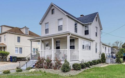 323 Roosevelt Ave, Oakhurst, NJ 07755