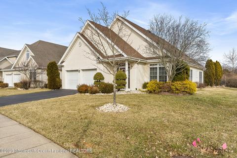 53 Yates Rd, Manalapan, NJ 07726