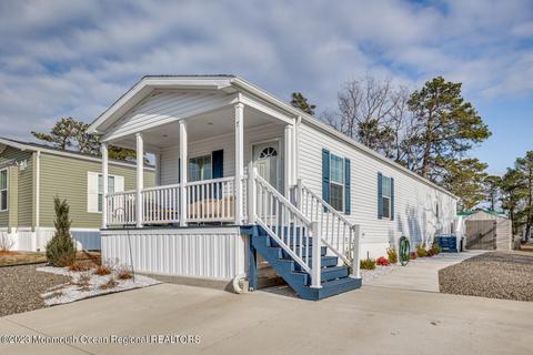 7 Fox St, Whiting, NJ 08759