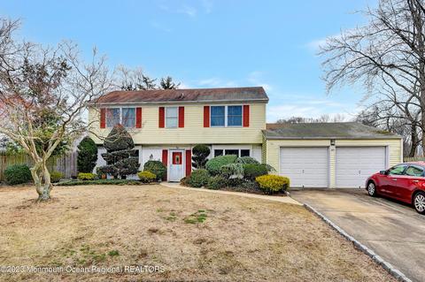 10 Crystal Pl, Aberdeen, NJ 07747