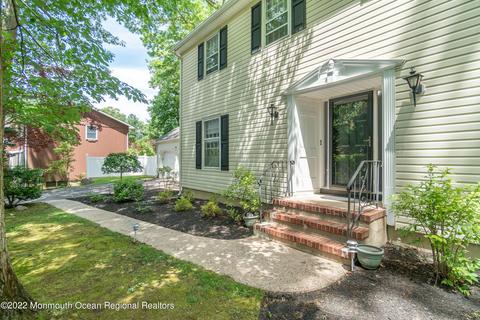 27 Gloucester Ct, East Brunswick, NJ 08816
