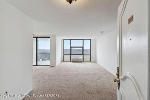 1 Scenic Dr #1211, Highlands, NJ 07732