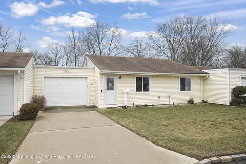 60 Essex Rd # B, Monroe, NJ 08831