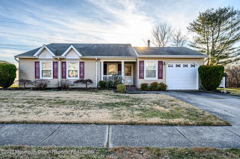 45 Concord Cir, Howell, NJ 07731