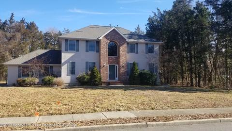675 Schoolhouse Ln, Toms River, NJ 08753
