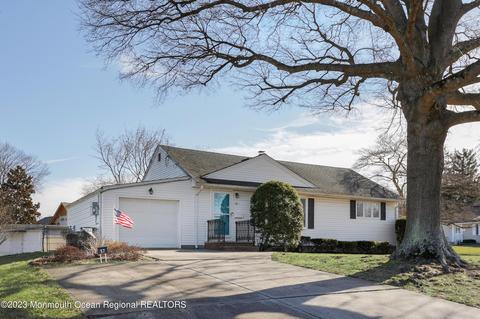 57 Fairview Dr, Middletown, NJ 07748