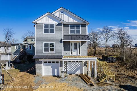 921 4th St, Union Beach, NJ 07735