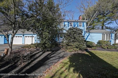 13 Village Ln, Colts Neck, NJ 07722