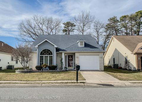 1570 Crimson Rd, Toms River, NJ 08755