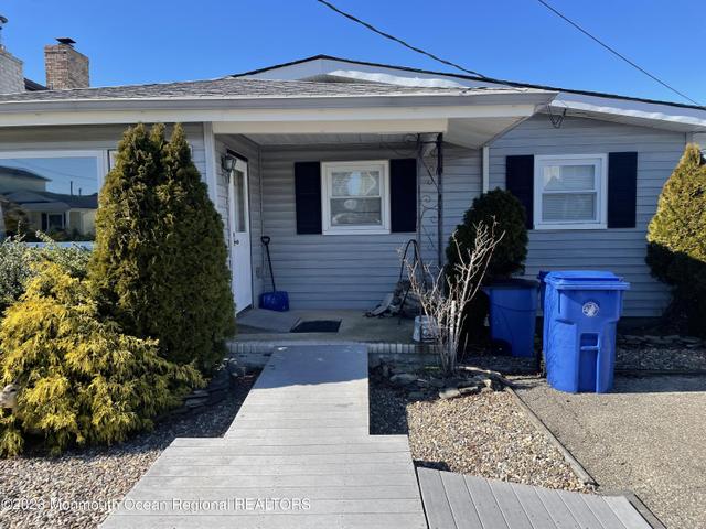 22 Pilot Rd, Toms River, NJ 08753